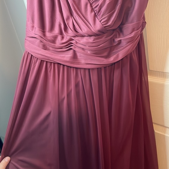 David’s Bridal Long V-Neck Maroon Dress with Leg Slit - Picture 5 of 12